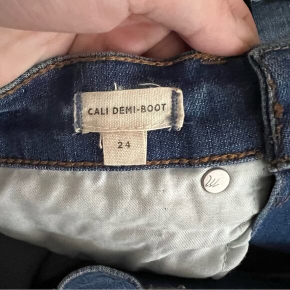 Madewell Cali Demi-Boot Jeans: Chewed-Hem Edition - Picture 7 of 9